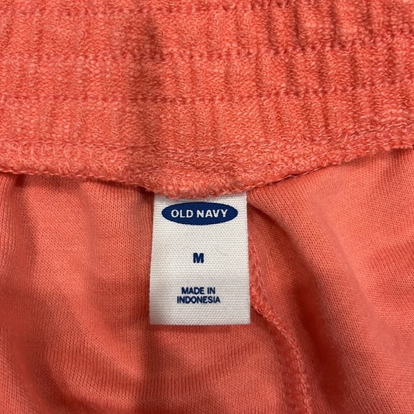Old navy sweat shorts - Picture 3 of 4